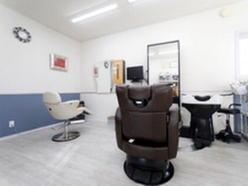 ヤングヘアーサロン へーベン